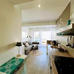 Pure Chill Centre Сіджас